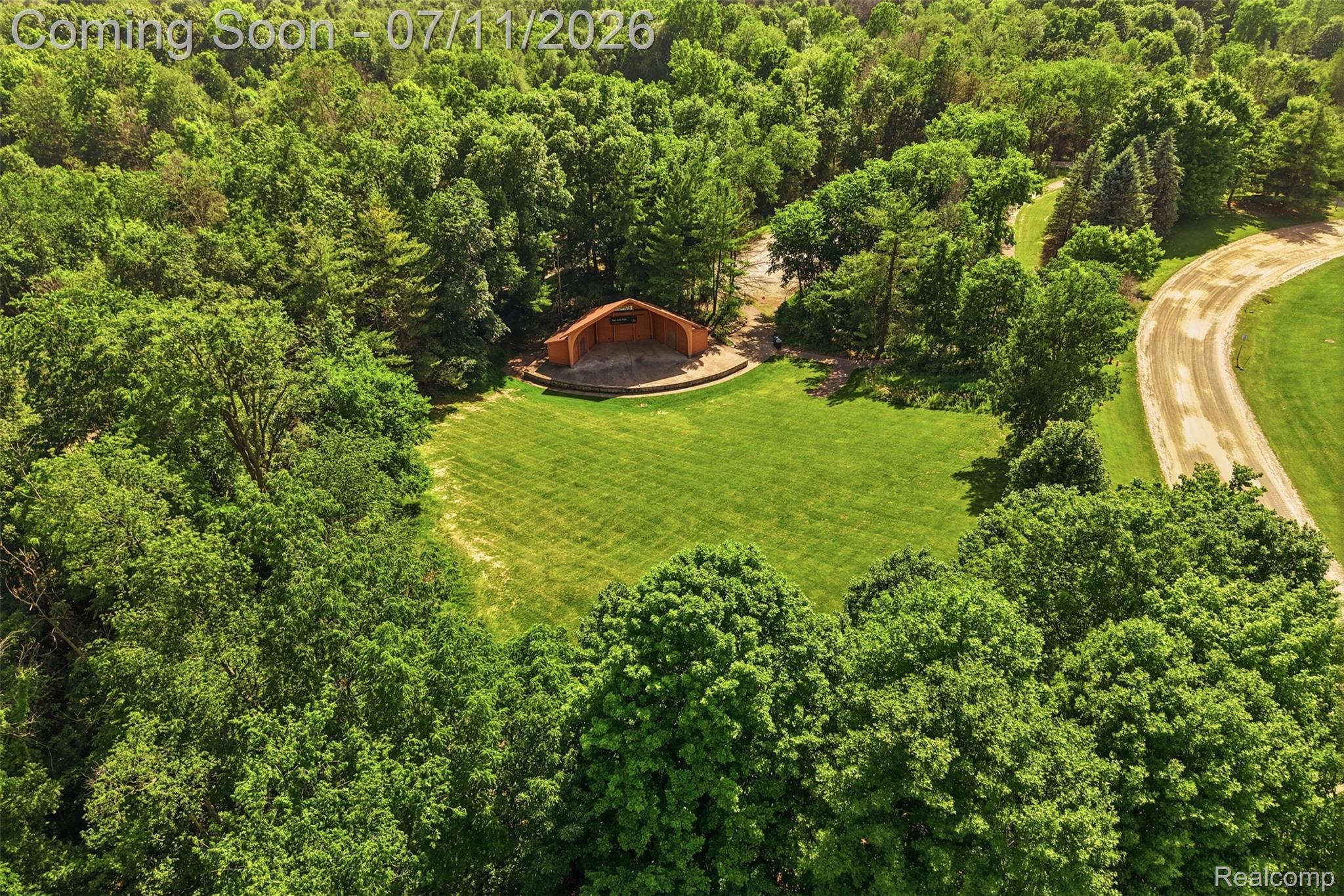 34555 Quaker Valley Road Farmington, MI 48331 - Photo 52 of 53 54.jpg