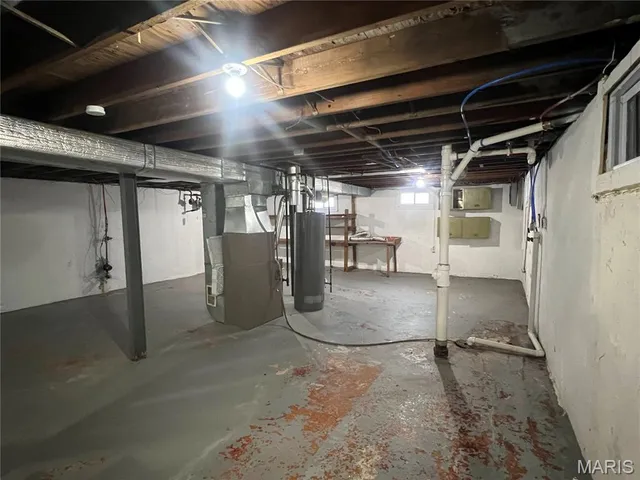 $129,900 | 227 Meadowcrest Drive, St. Louis, MO 63135