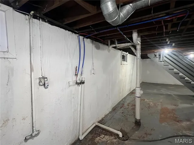 $129,900 | 227 Meadowcrest Drive, St. Louis, MO 63135