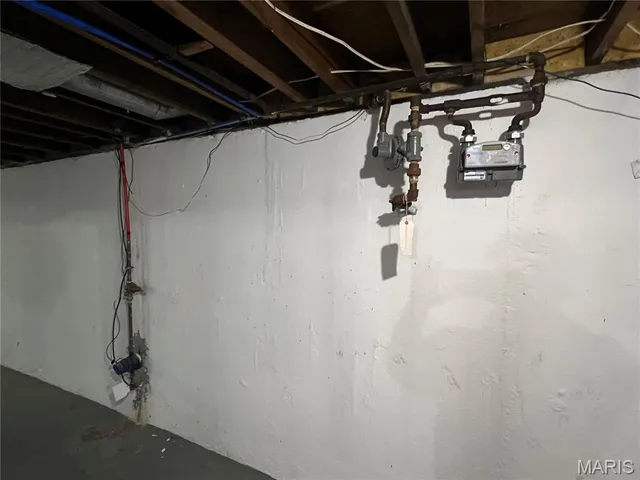 $129,900 | 227 Meadowcrest Drive, St. Louis, MO 63135