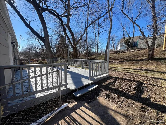 $129,900 | 227 Meadowcrest Drive, St. Louis, MO 63135