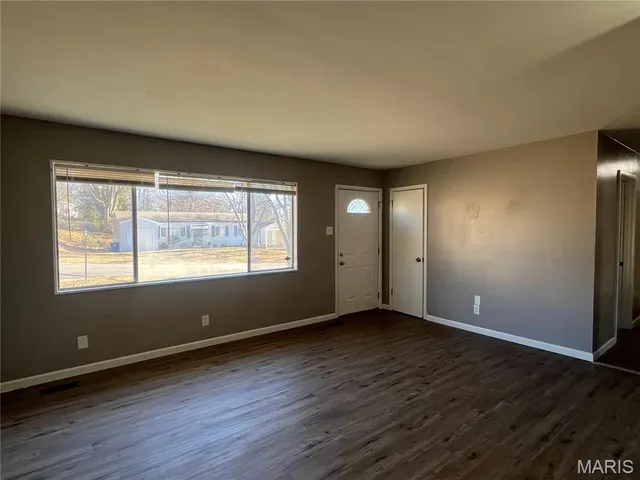 $129,900 | 227 Meadowcrest Drive, St. Louis, MO 63135