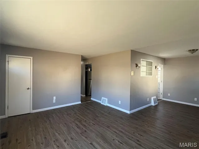 $129,900 | 227 Meadowcrest Drive, St. Louis, MO 63135