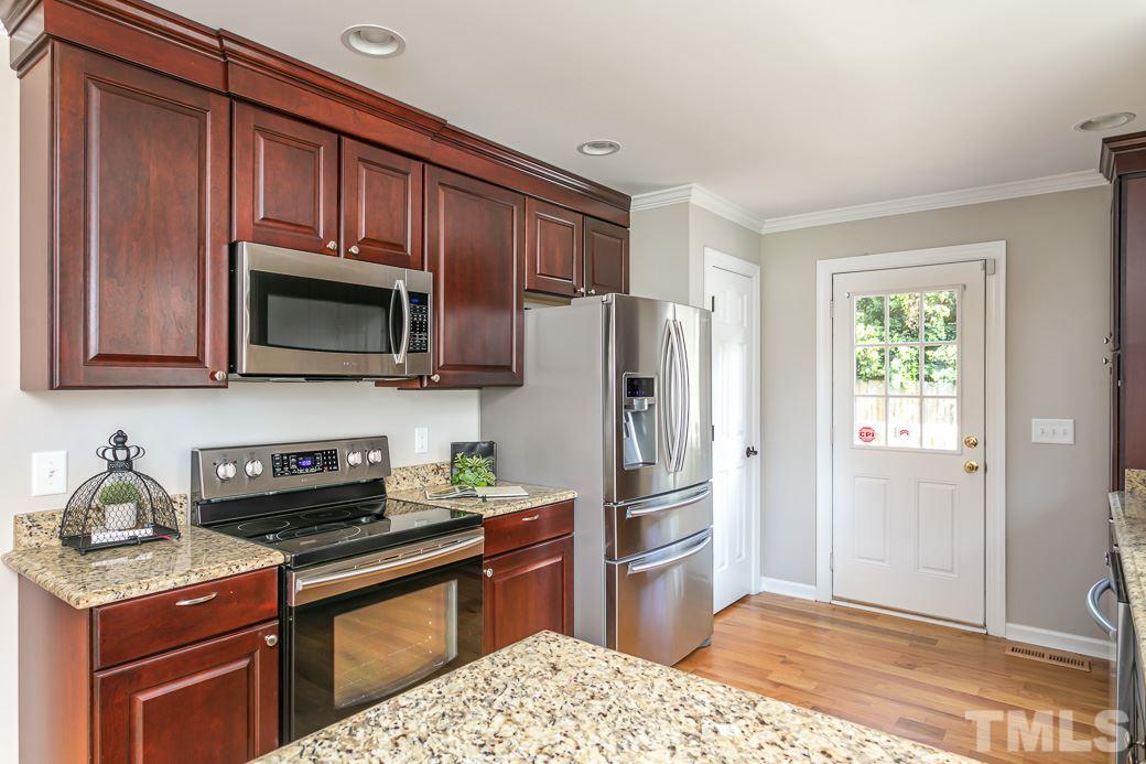 Another view of the beautiful kitchen!