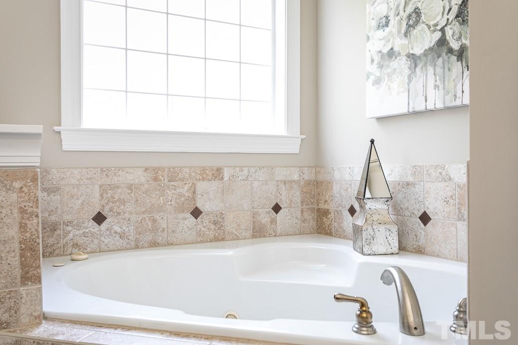 The GARDEN/WHIRLPOOL tub is the place to relax and unwind after a long day!