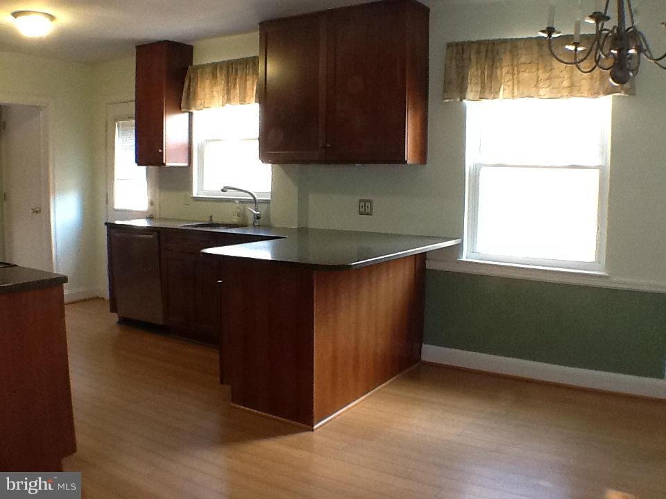 9501 Warren Street Silver Spring, MD 20910 - Photo 16 of 30 Updated Kitchen