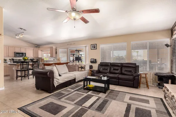$975,000 | 205 East Irvine Road, Phoenix, AZ 85086
