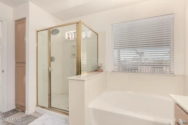 $975,000 | 205 East Irvine Road, Phoenix, AZ 85086