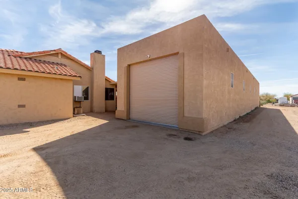 $975,000 | 205 East Irvine Road, Phoenix, AZ 85086
