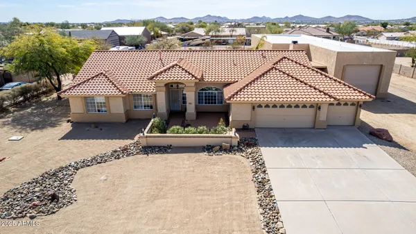 $975,000 | 205 East Irvine Road, Phoenix, AZ 85086