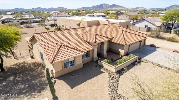 $975,000 | 205 East Irvine Road, Phoenix, AZ 85086