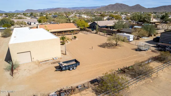 $975,000 | 205 East Irvine Road, Phoenix, AZ 85086