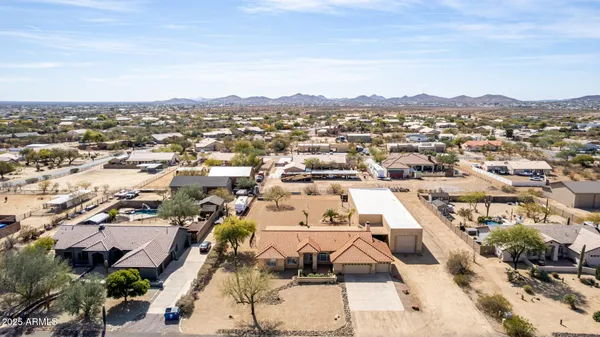 $975,000 | 205 East Irvine Road, Phoenix, AZ 85086