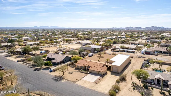 $975,000 | 205 East Irvine Road, Phoenix, AZ 85086