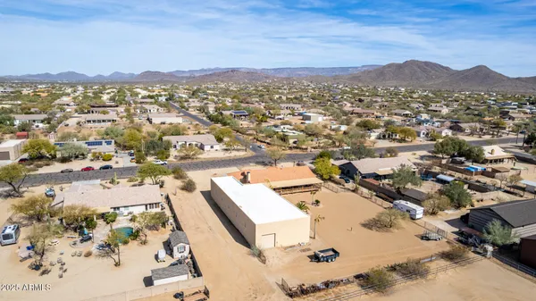 $975,000 | 205 East Irvine Road, Phoenix, AZ 85086