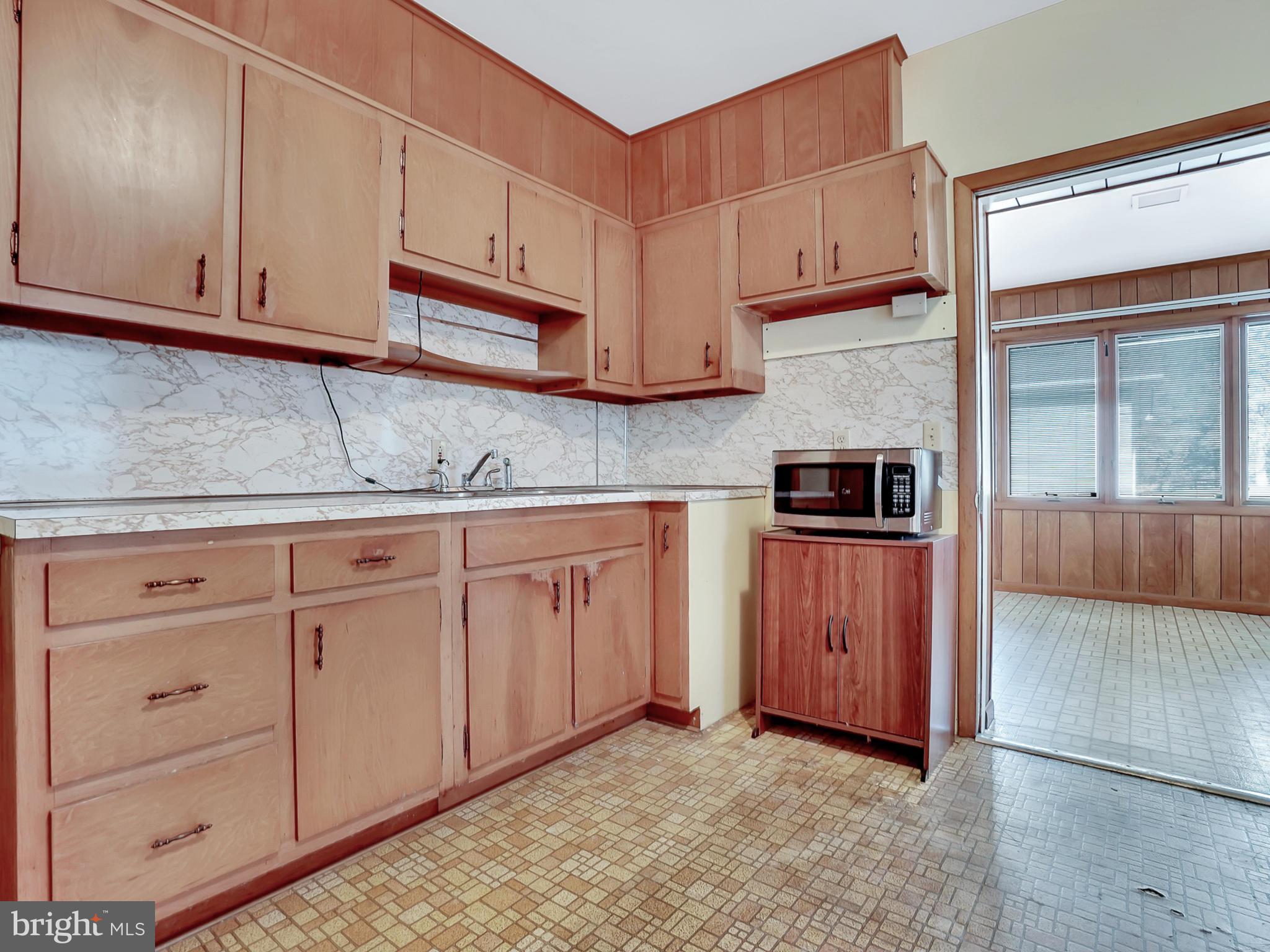 11412 Daysville Road Frederick, MD 21701 - Photo 26 of 50 Summer Kitchen/Mudroom