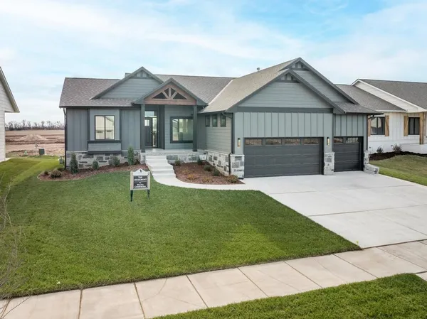 $352,445 | 1141 West Shellbark Lane, Goddard, KS 67052