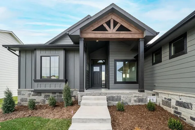 $352,445 | 1141 West Shellbark Lane, Goddard, KS 67052