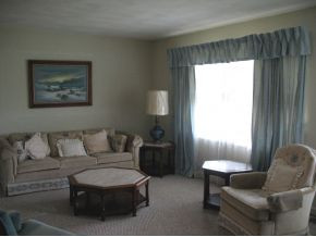105 Walnut Road Bristol, TN 37620 - Photo 3 of 9 Cozy and Formal