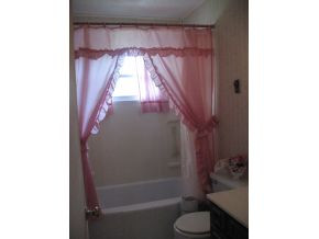 105 Walnut Road Bristol, TN 37620 - Photo 8 of 9 Nice bathroom space