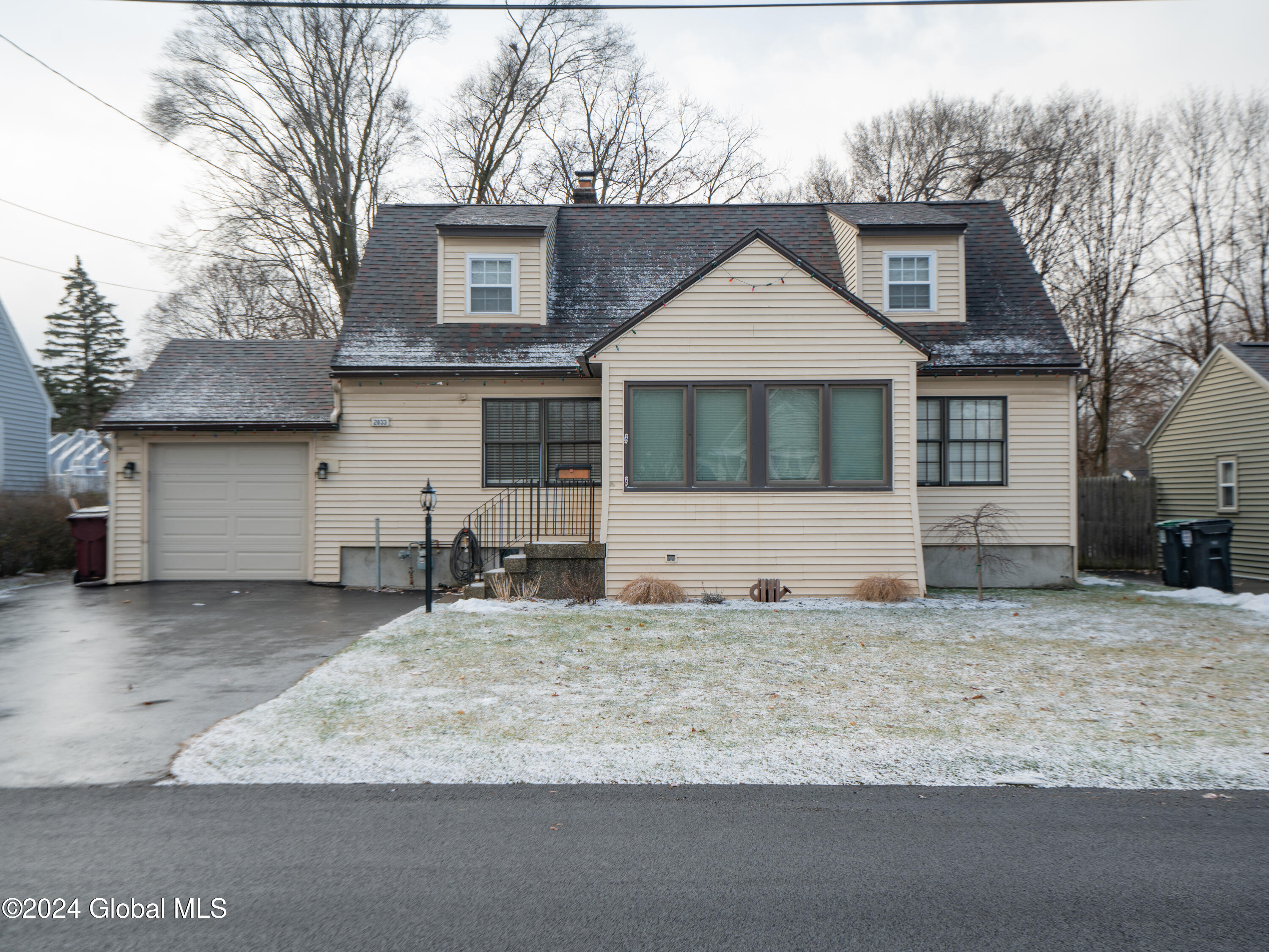2033 Careleon Road Schenectady, NY 12303 - Photo 1 of 43 DSC06538