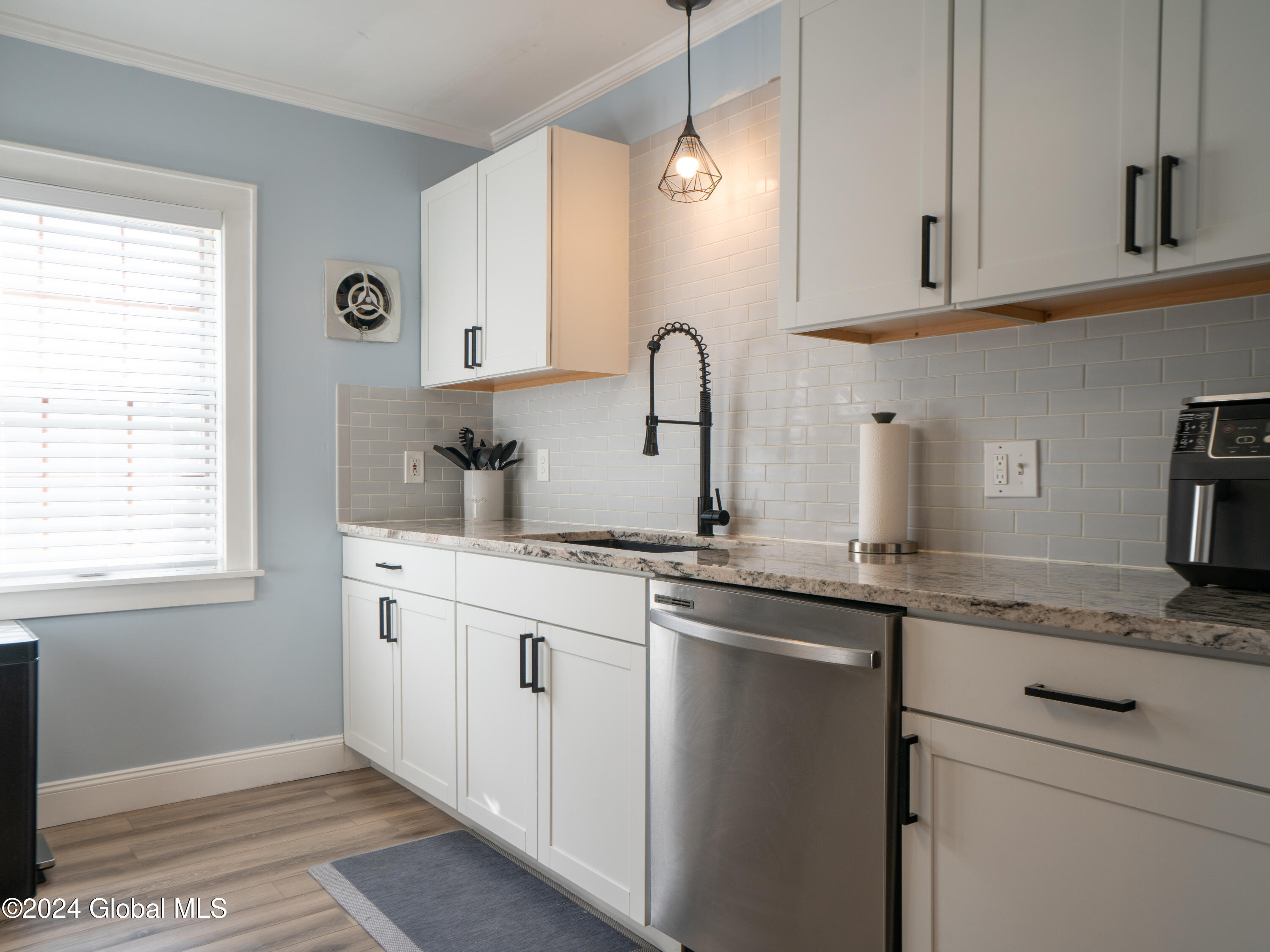 2033 Careleon Road Schenectady, NY 12303 - Photo 11 of 43 DSC06550