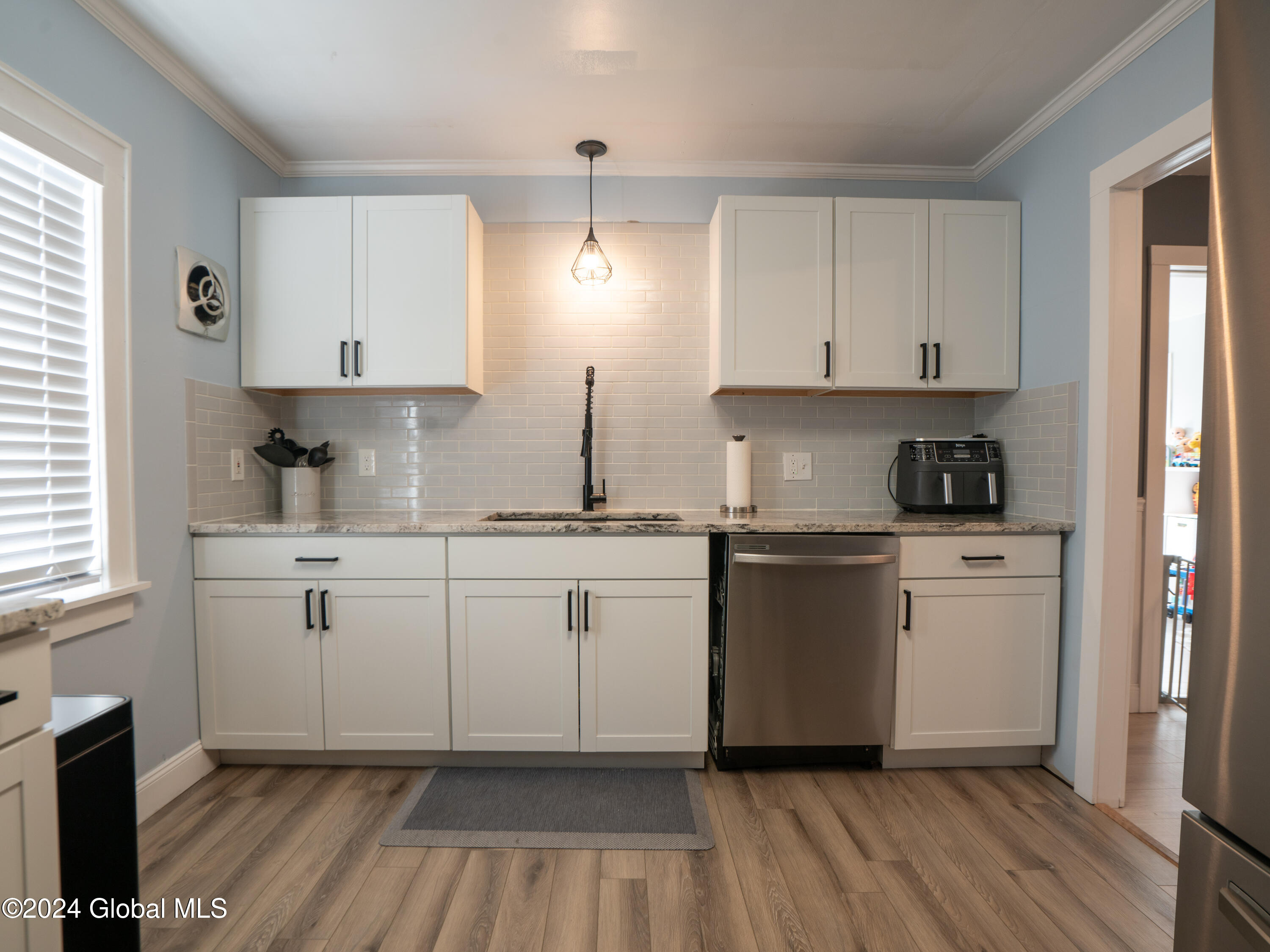 2033 Careleon Road Schenectady, NY 12303 - Photo 13 of 43 DSC06554