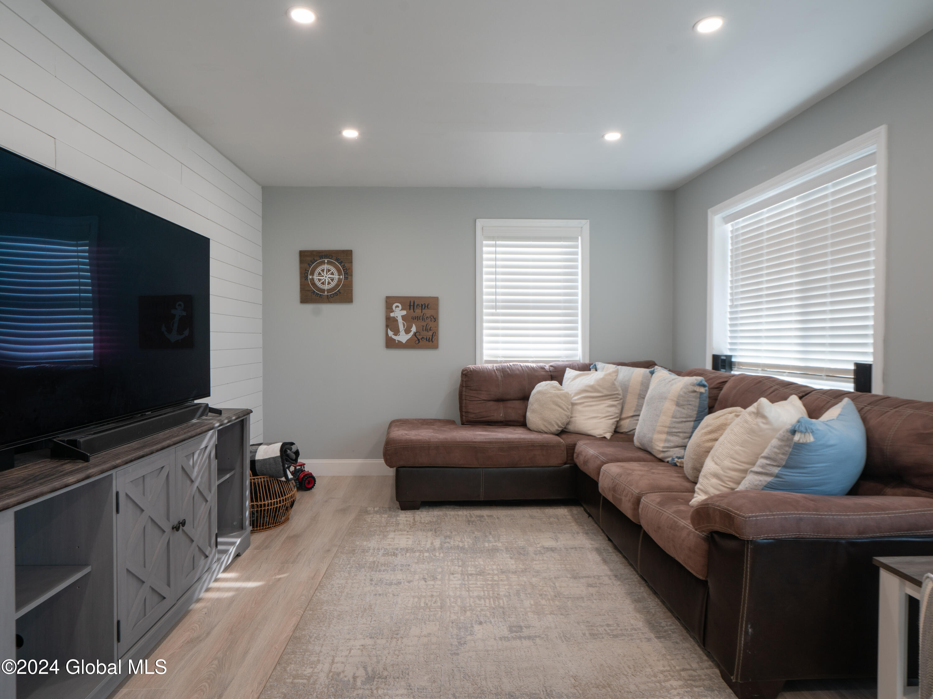 2033 Careleon Road Schenectady, NY 12303 - Photo 17 of 43 DSC06548