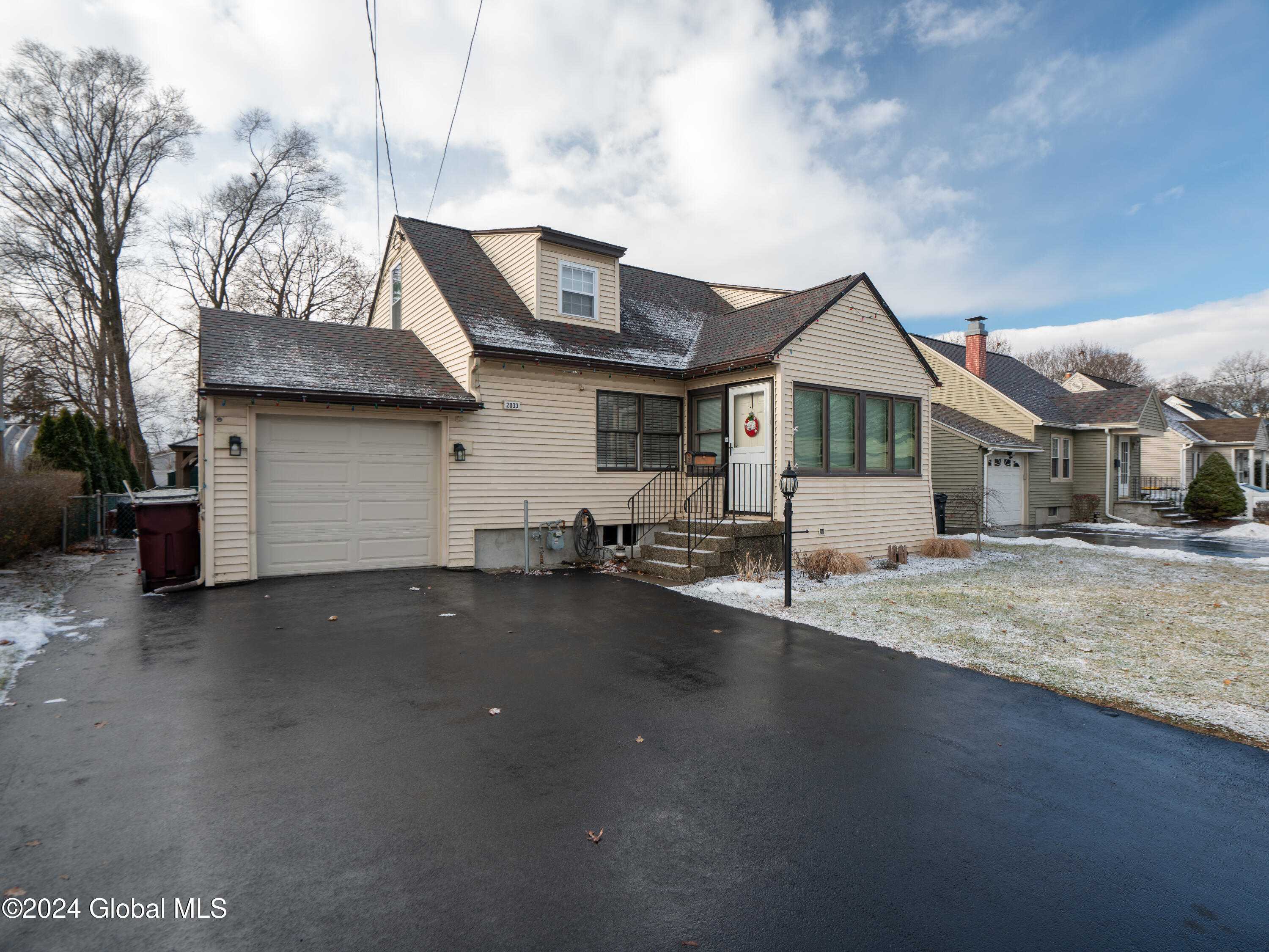2033 Careleon Road Schenectady, NY 12303 - Photo 2 of 43 DSC06539