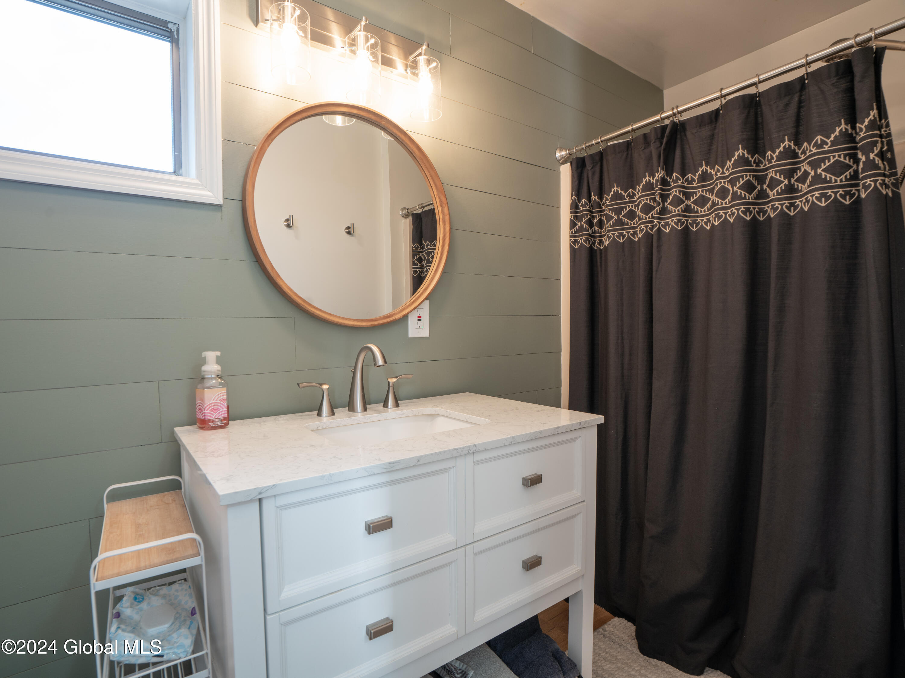 2033 Careleon Road Schenectady, NY 12303 - Photo 21 of 43 DSC06540