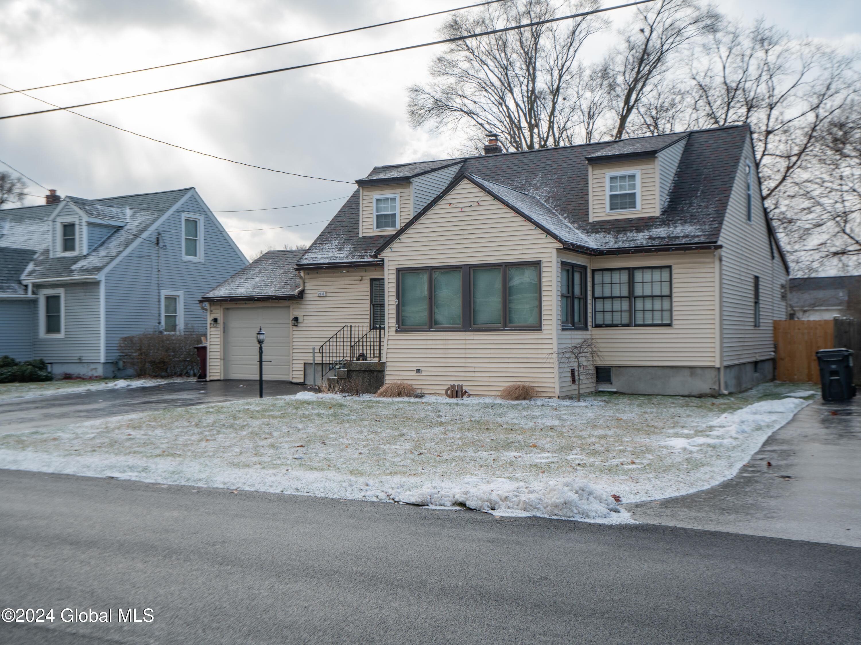 2033 Careleon Road Schenectady, NY 12303 - Photo 24 of 43 DSC06533