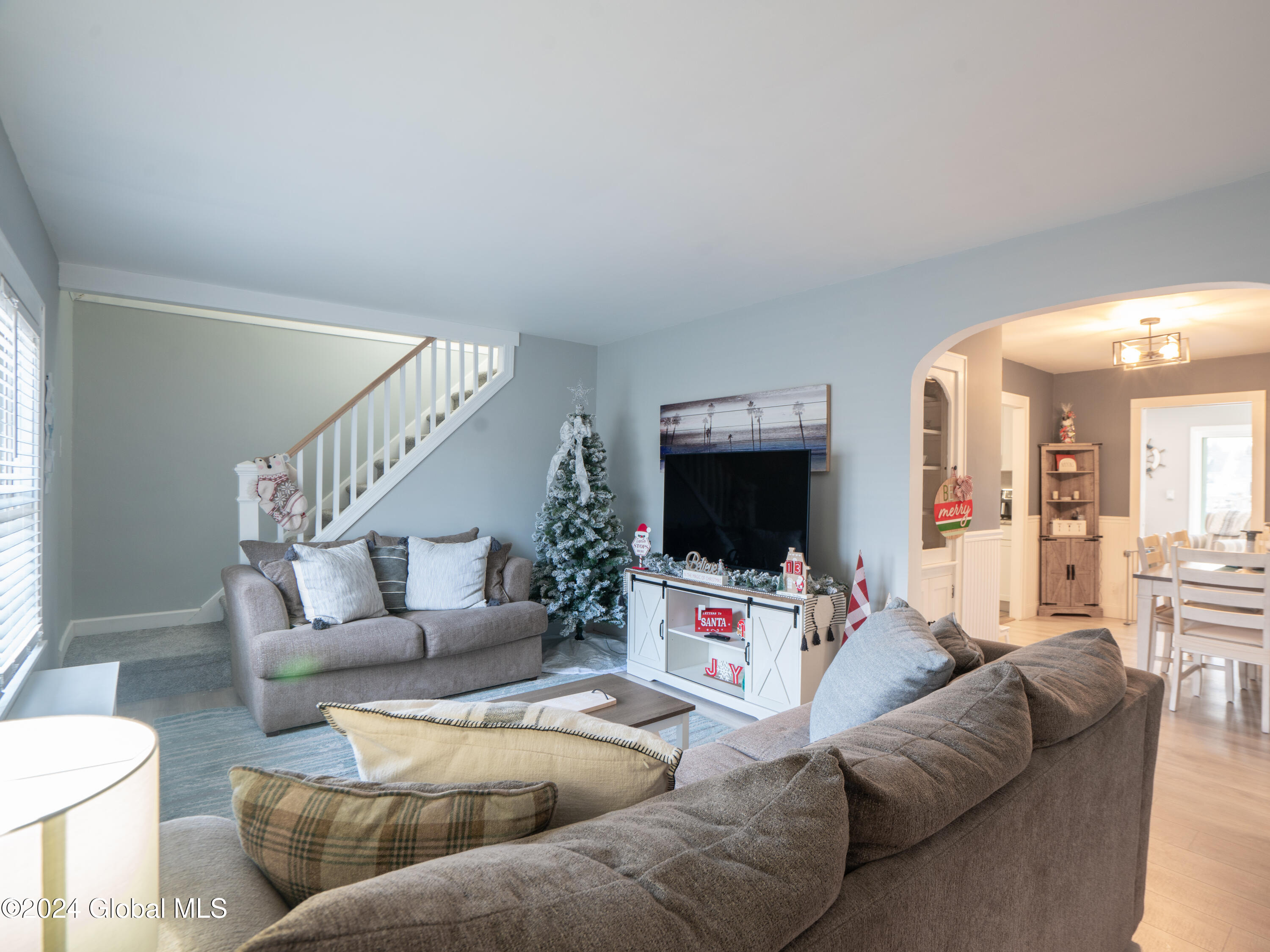 2033 Careleon Road Schenectady, NY 12303 - Photo 4 of 43 DSC06560