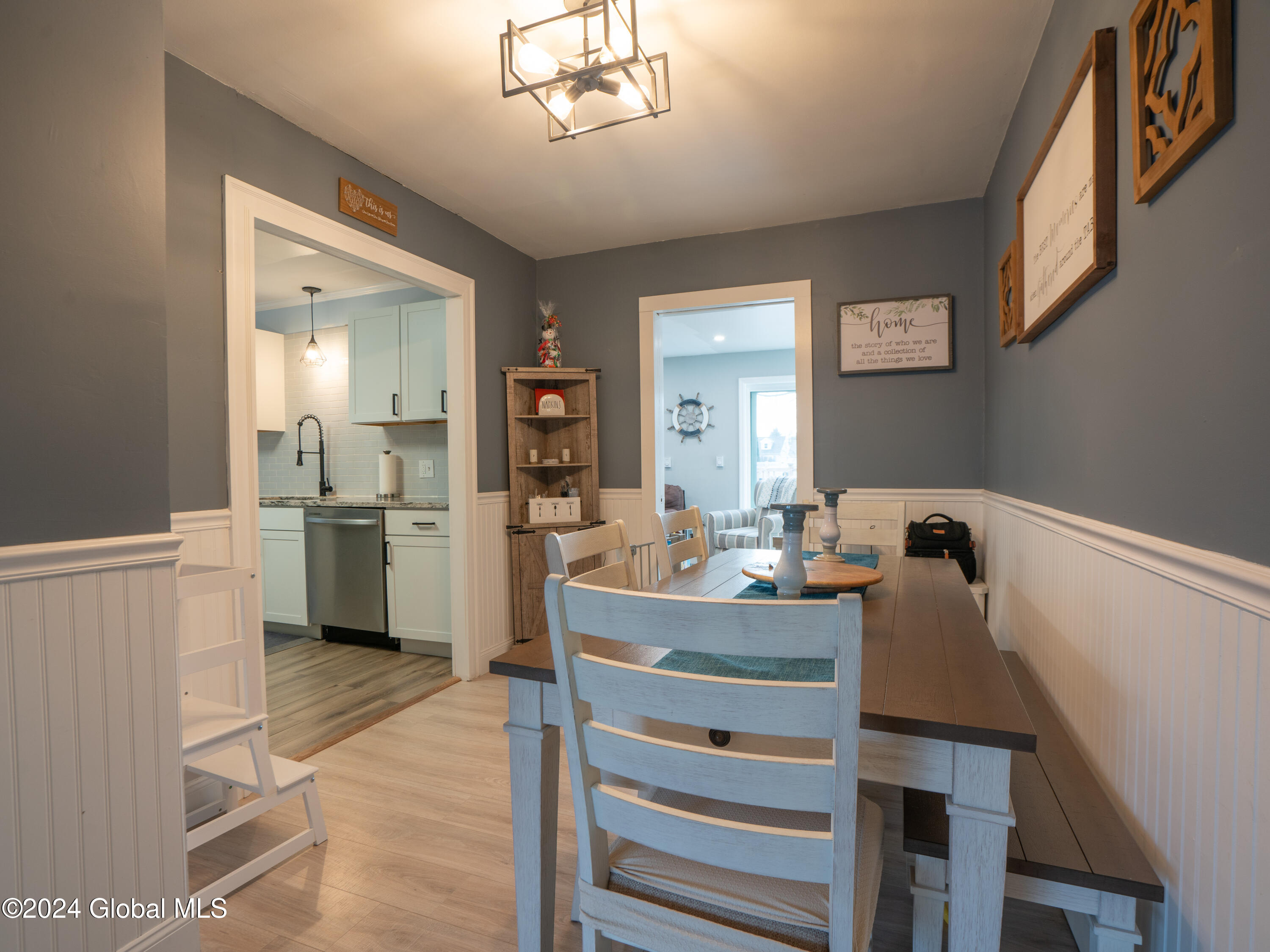 2033 Careleon Road Schenectady, NY 12303 - Photo 8 of 43 DSC06557