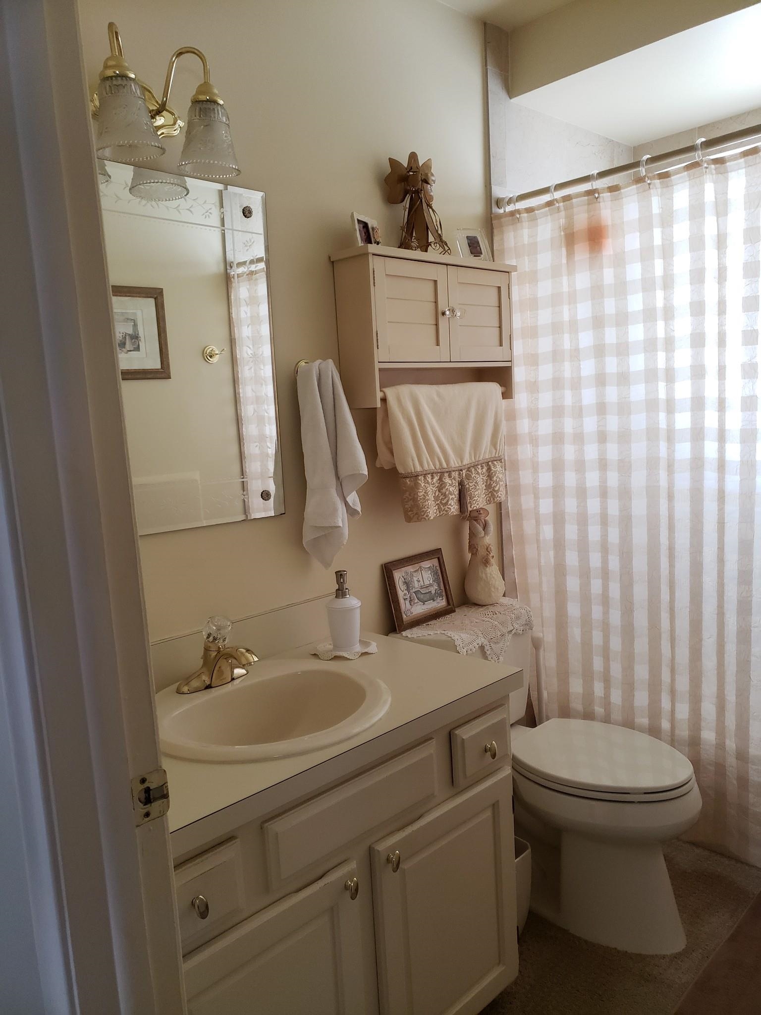 7057 Calkins Road Flint, MI 48532 - Photo 15 of 42 50160177-5c0488be-617d-4e5b-9f27-d51e9b5fe1a0.JPG