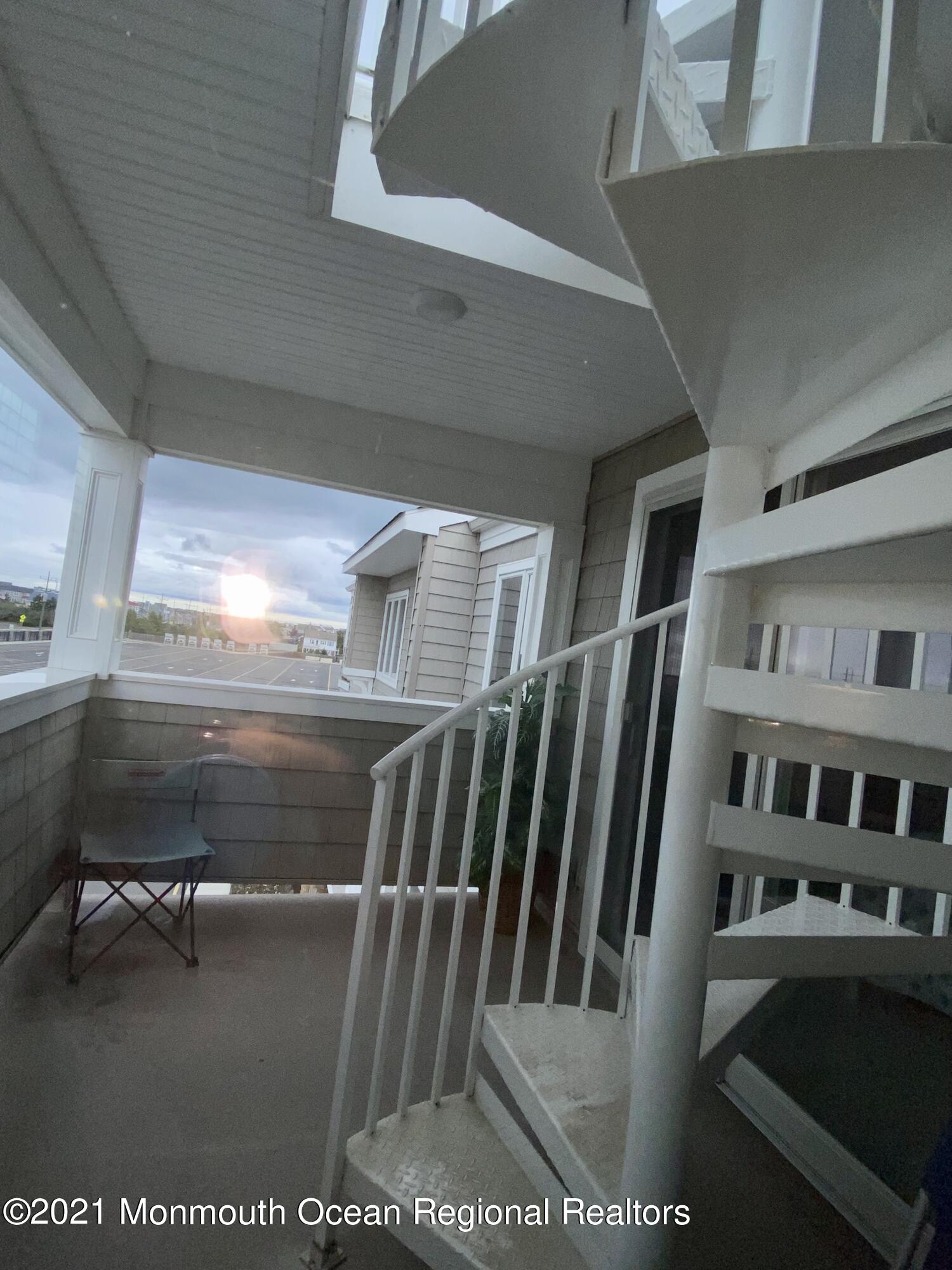 438 Highway 35, Unit 5305 Mantoloking, NJ 08738 - Photo 18 of 40 a view of entryway and hall