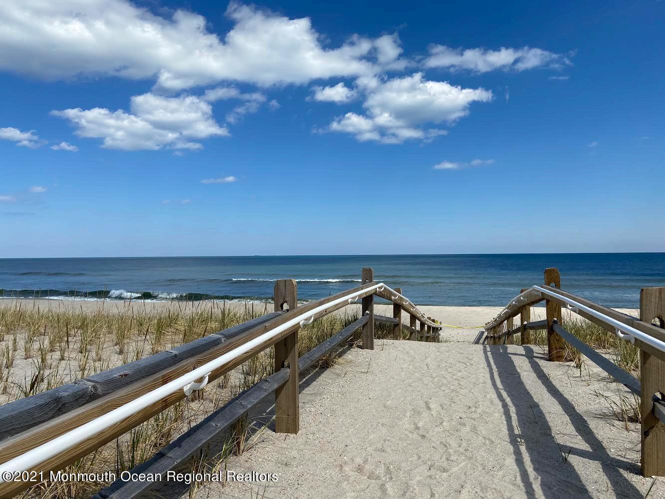 438 Highway 35, Unit 5305 Mantoloking, NJ 08738 - Photo 38 of 40 a view of a terrace