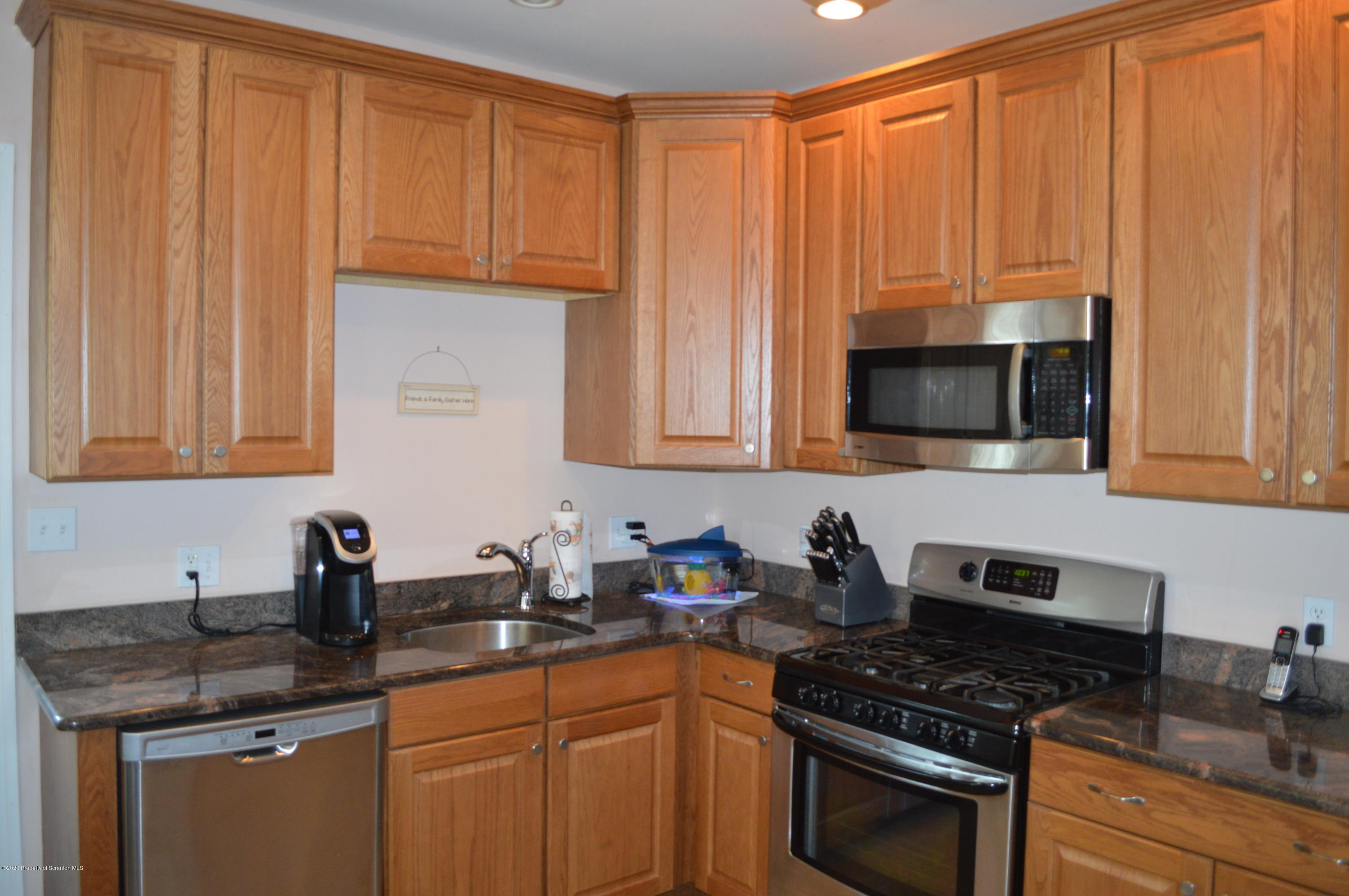 323 Spring Street Dunmore, PA 18512 - Photo 5 of 21 Gallery Image 5