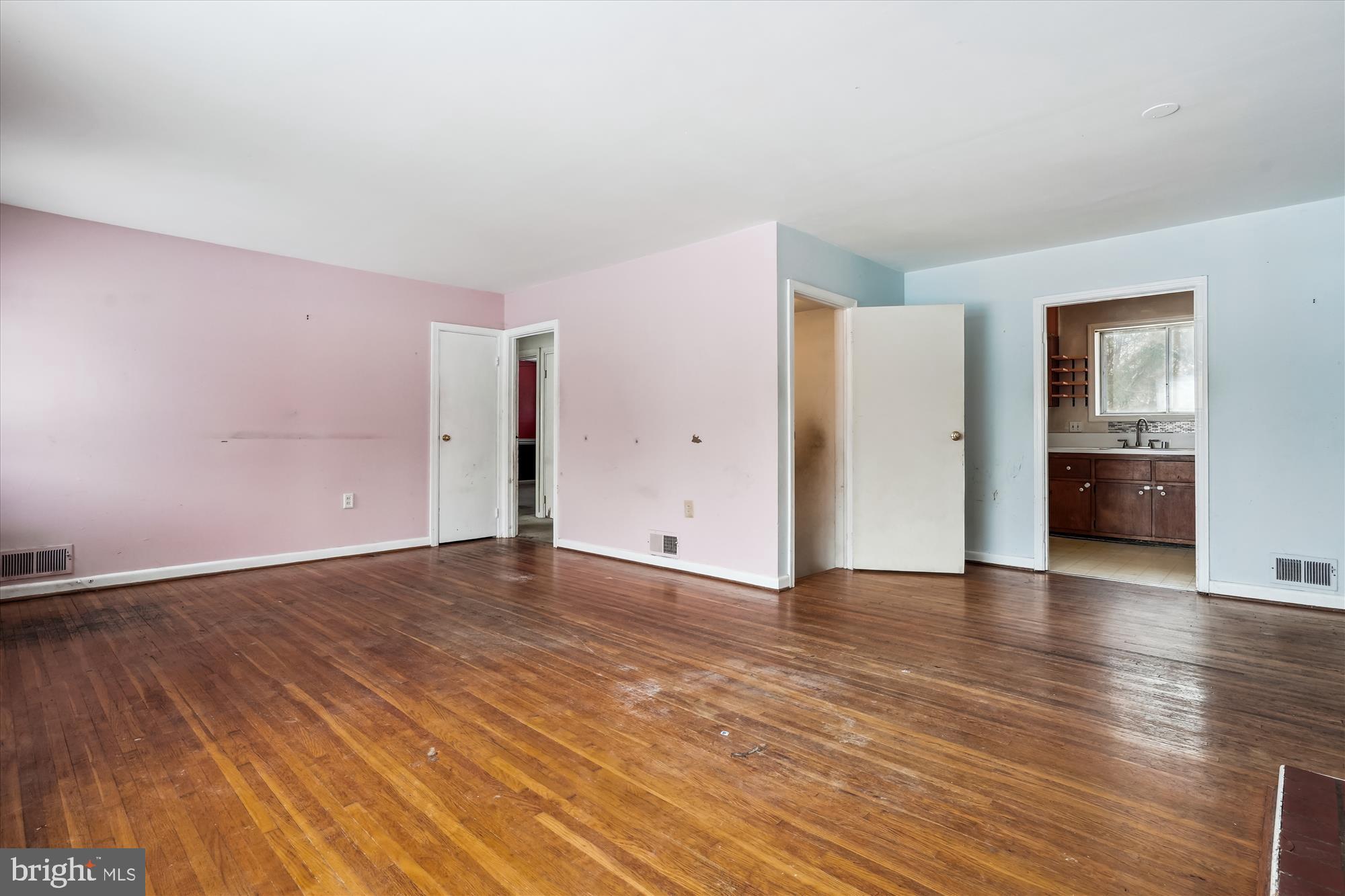 3629 Parklane Road Fairfax, VA 22030 - Photo 4 of 26