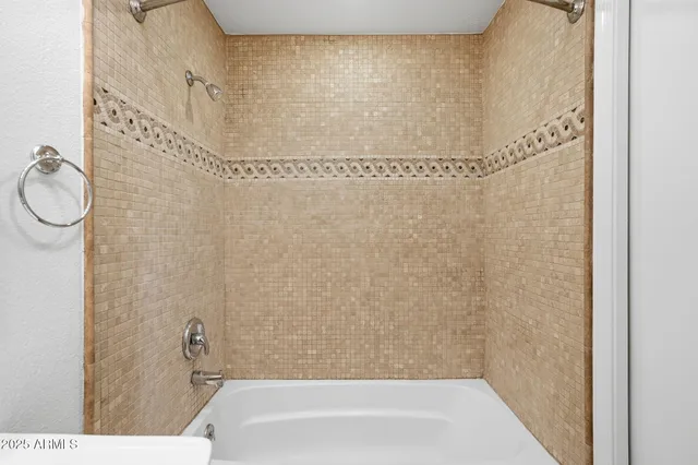 $2,350 | 233 East Huntington Drive, Tempe, AZ 85282