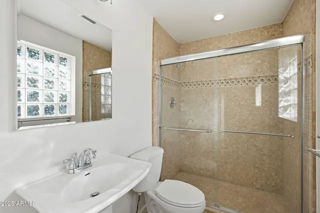 $2,350 | 233 East Huntington Drive, Tempe, AZ 85282