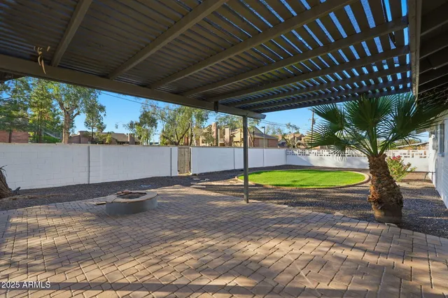 $2,350 | 233 East Huntington Drive, Tempe, AZ 85282