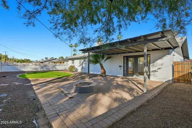 $2,350 | 233 East Huntington Drive, Tempe, AZ 85282
