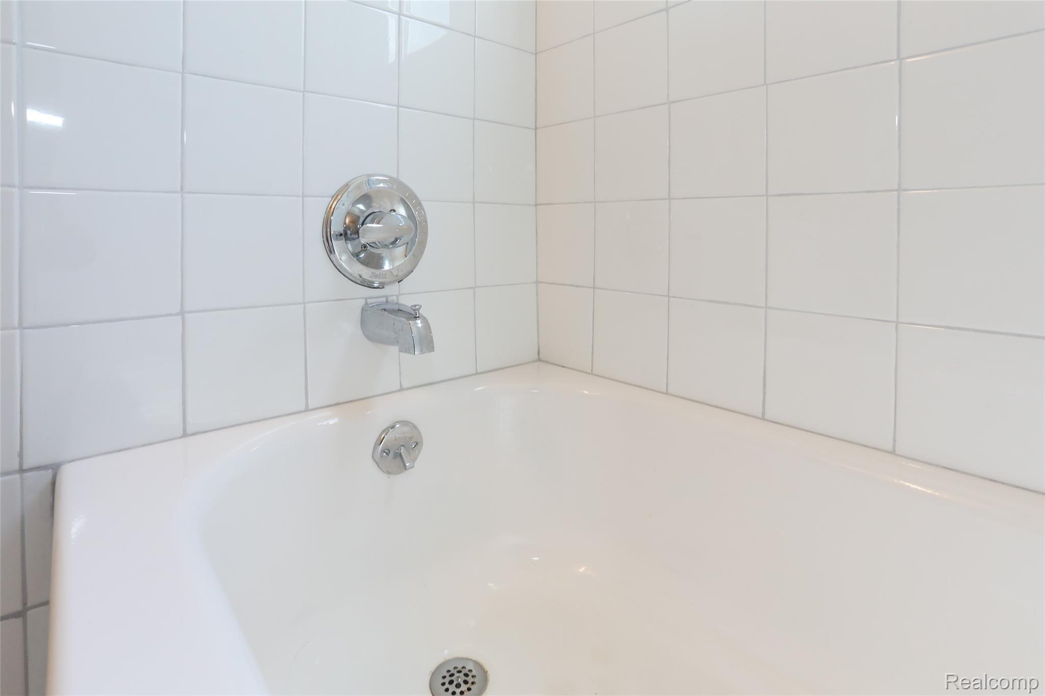 16052 Allen Road Taylor, MI 48180 - Photo 21 of 29 6C9A1901.jpg
