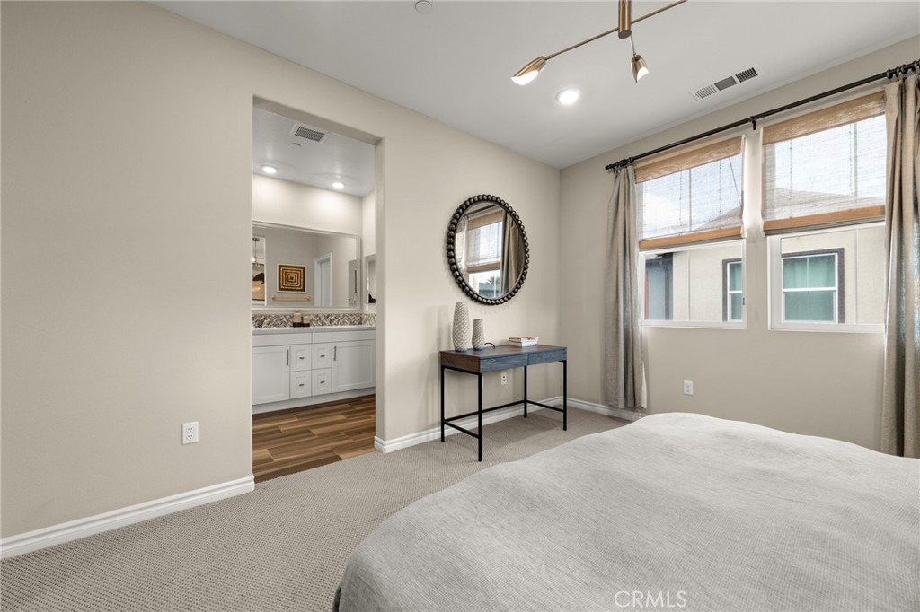 17879 Upton Carson, CA 90746 - Photo 22 of 39