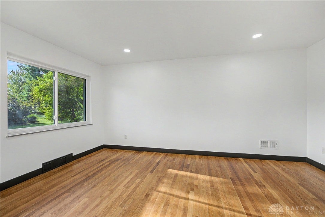 5804 Basore Road Dayton, OH 45415 - Photo 18 of 51 Gallery Image 18