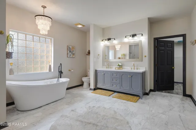 $375,000 | 1100 Maryview Farm Road, Lafayette, LA 70507