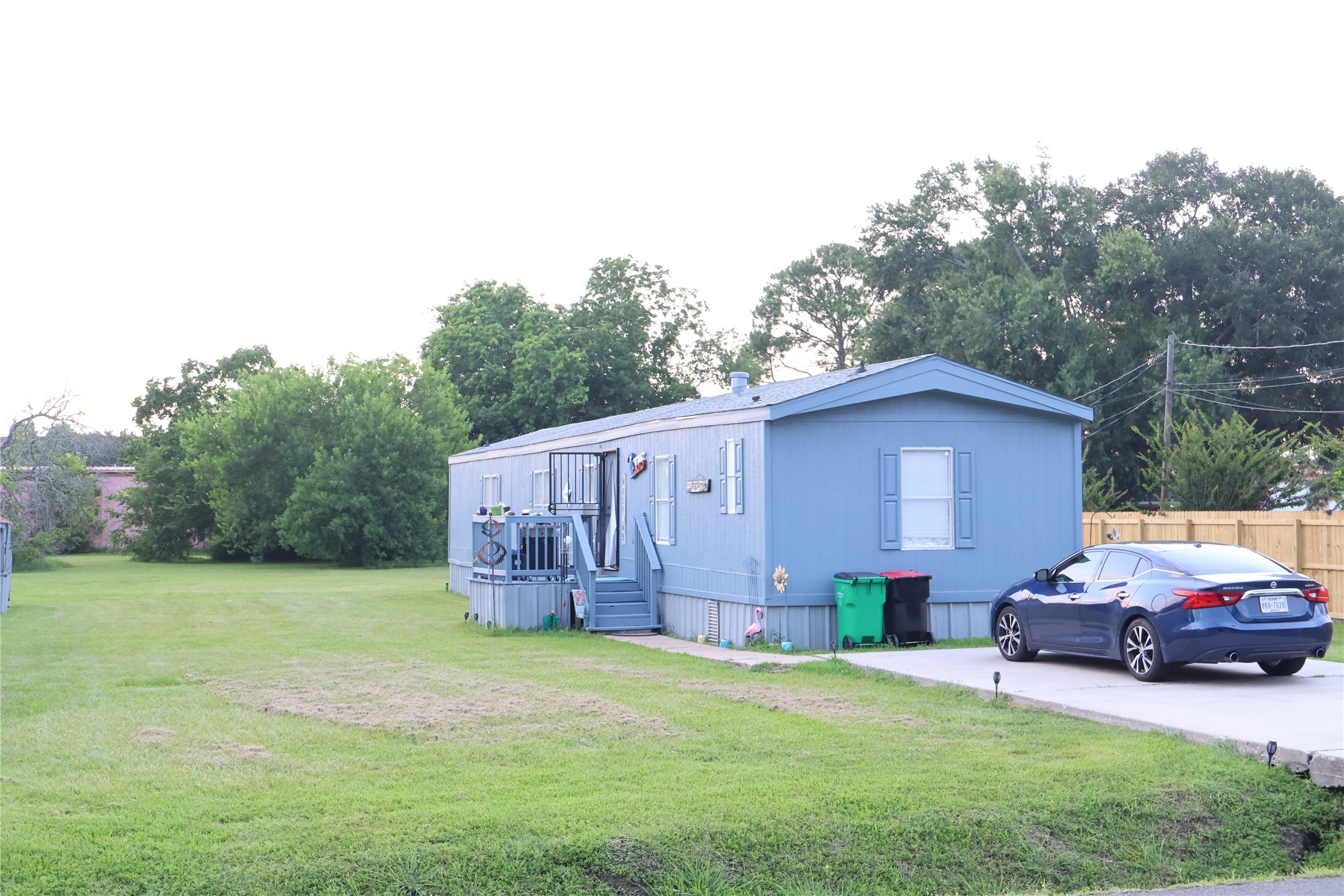 108 Bob Smith Road Baytown, TX 77521 - Photo 9 of 10 108 Bob Smith Rd – Exterior view of the third income-producing home.
