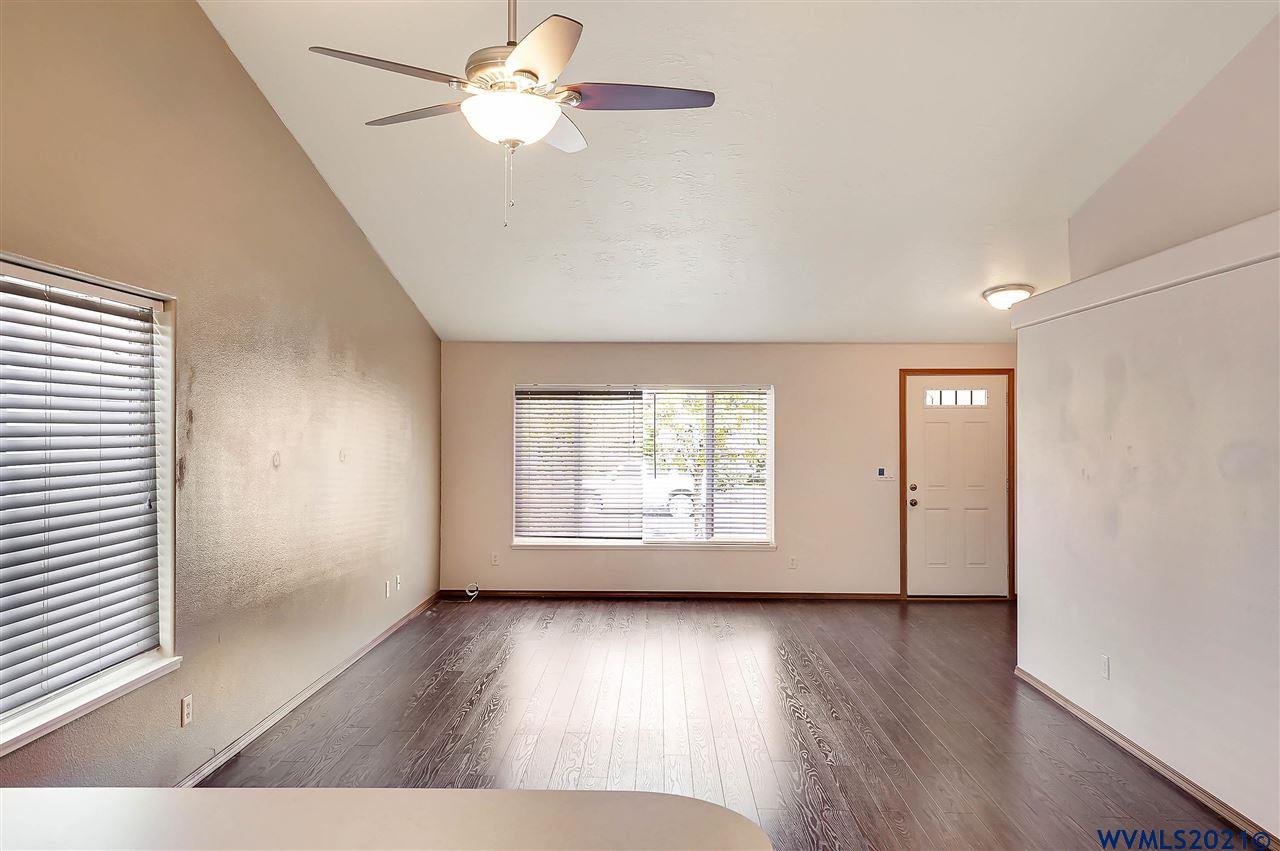 2172 Del Rio Avenue Southeast Albany, OR 97322 - Photo 5 of 32 Gallery Image 5