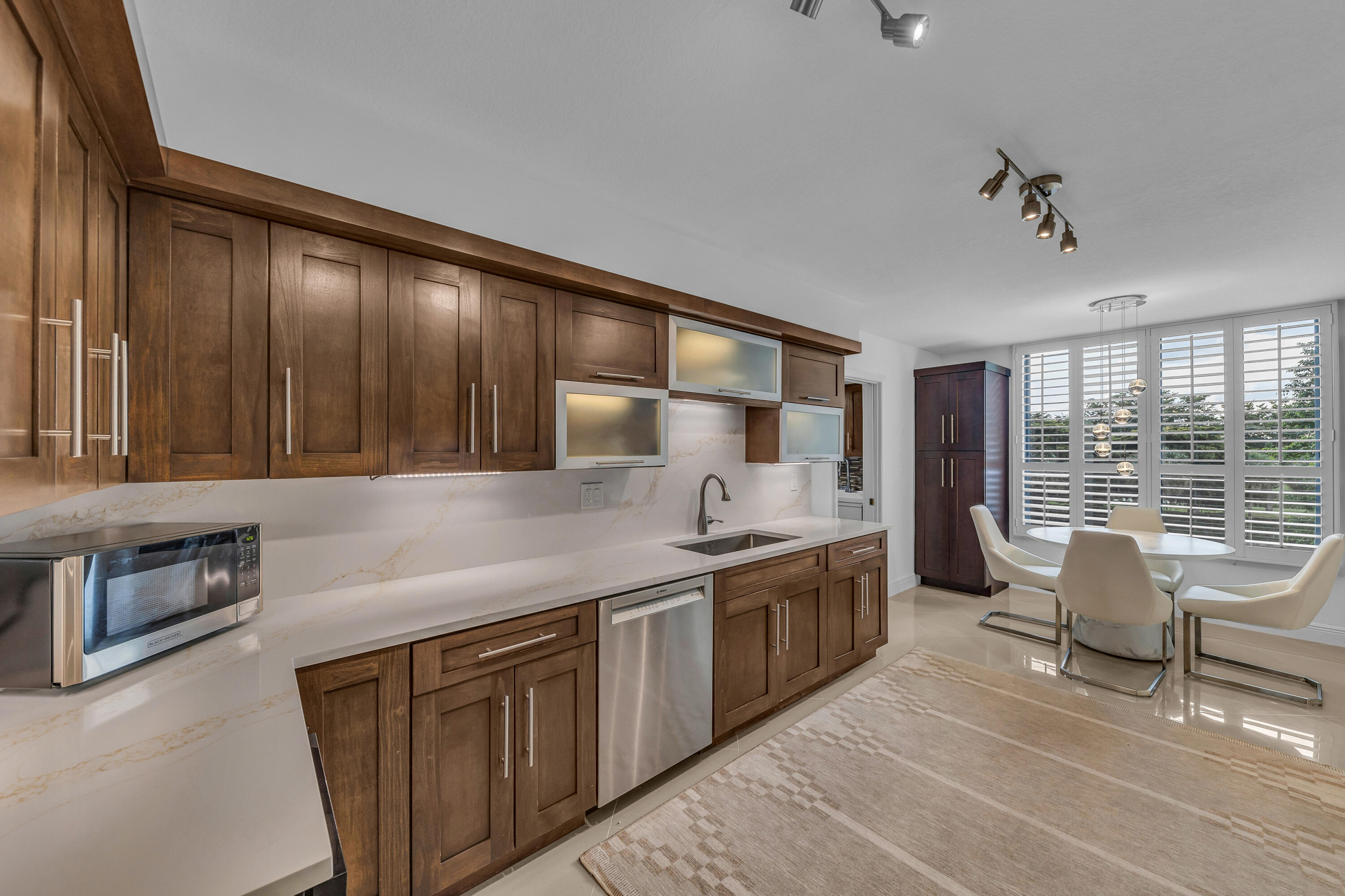 7572 Regency Lake Drive, Unit 402 Boca Raton, FL 33433 - Photo 13 of 31 Kitchen