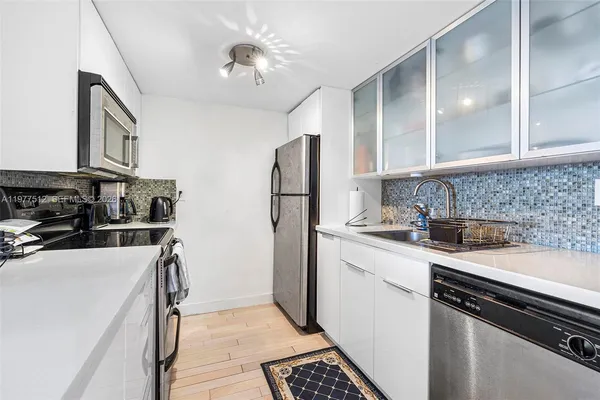 $3,500 | 1621 Bay Road, Unit 505, Miami Beach, FL 33139